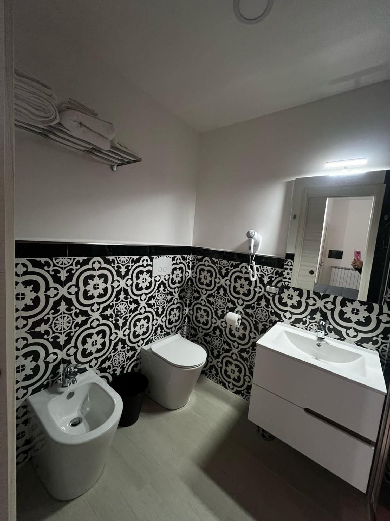 Villa Delle Rose Наполи Екстериор снимка
